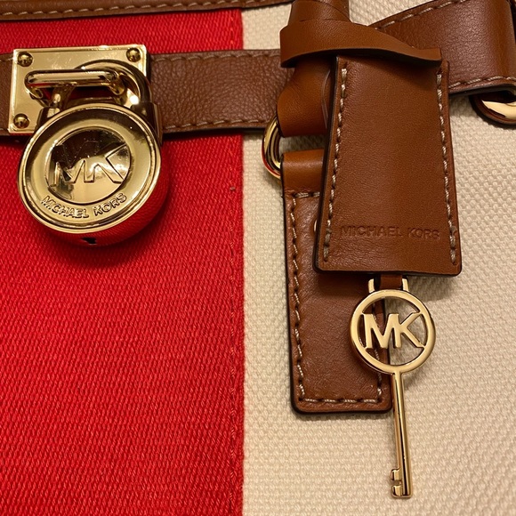 Michael Kors Hamilton Mono Stripe Shoulder Bag - Picture 6 of 12